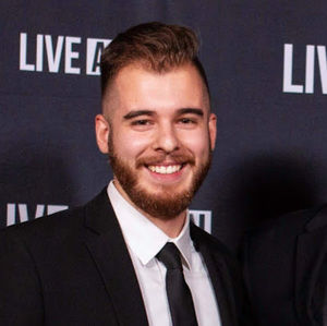 Meet your Posher, Devin